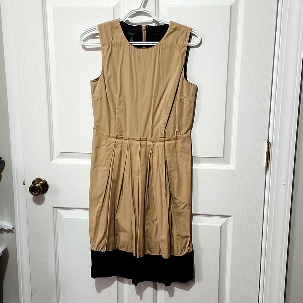 Sleevless dress